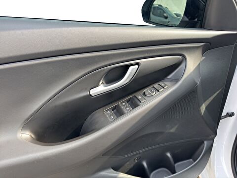 hyundai, i30, 1.5 t-gdı mhev comfort dct, otomatik, benzin 2.el otomobil | renew 22