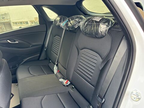 hyundai, i30, 1.5 t-gdı mhev comfort dct, otomatik, benzin 2.el otomobil | renew 18
