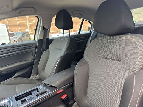 renault, megane, sedan 1.3 tce touch edc, otomatik, benzin 2.el otomobil | renew 21