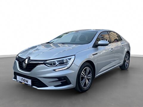 Sedan 1.3 TCe Touch EDC, 2. el otomobil | renew