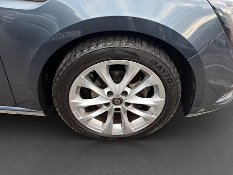 renault, megane, sedan 1.2 tce ıcon edc, otomatik, benzin 2.el otomobil | renew 9
