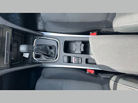 renault, megane, sedan 1.3 tce touch edc, otomatik, benzin 2.el otomobil | renew 19