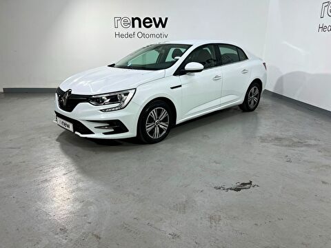 Sedan 1.3 TCe Touch EDC, 2. el otomobil | renew