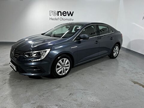 Sedan 1.3 TCe Joy EDC, 2. el otomobil | renew