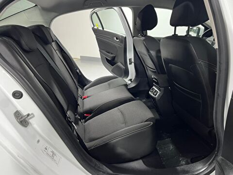 renault, megane, sedan 1.3 tce touch edc, otomatik, benzin 2.el otomobil | renew 36