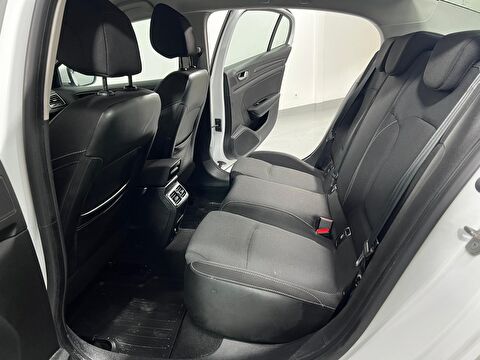 renault, megane, sedan 1.3 tce touch edc, otomatik, benzin 2.el otomobil | renew 37