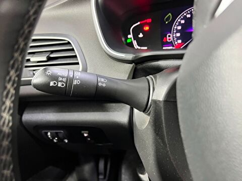 renault, megane, sedan 1.3 tce touch edc, otomatik, benzin 2.el otomobil | renew 26