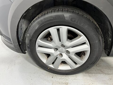 dacia, sandero stepway, sandero 1.0 turbo stepway comfort x-tronic, otomatik, benzin 2.el otomobil | renew 42