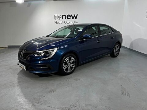 Sedan 1.3 TCe Touch EDC, 2. el otomobil | renew