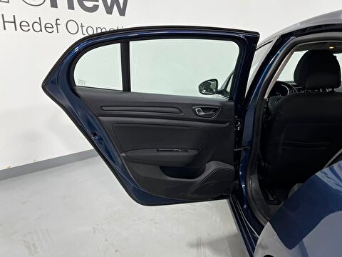 renault, megane, sedan 1.3 tce touch edc, otomatik, benzin 2.el otomobil | renew 37