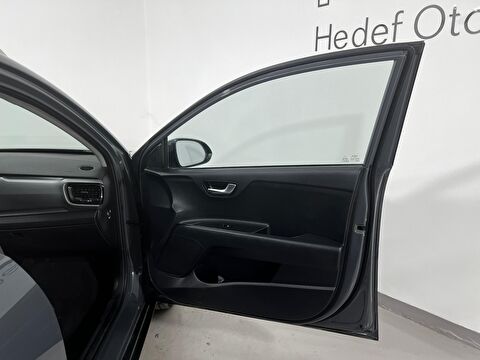 kia, stonic, suv 1.4 mpı business otomatik, otomatik, benzin 2.el otomobil | renew 39