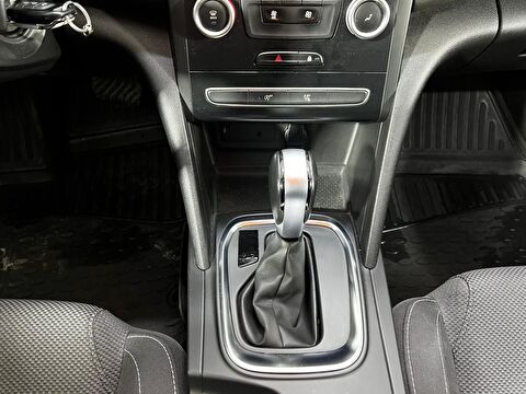 renault, megane, sedan 1.3 tce joy edc, otomatik, benzin 2.el otomobil | renew 25