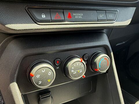 dacia, sandero, hatchback 1.0 tce stepway essential cvt, otomatik, benzin 2.el otomobil | renew 12