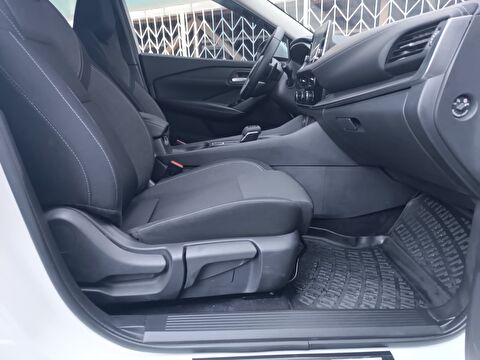 nissan, qashqai, suv 1.3 dıg-t 12v mhev design pack x-tronic, otomatik, mhev 2.el otomobil | renew 15