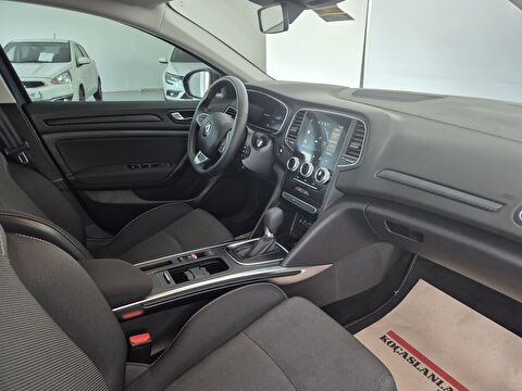 renault, megane, sedan 1.3 tce touch edc, otomatik, benzin 2.el otomobil | renew 23