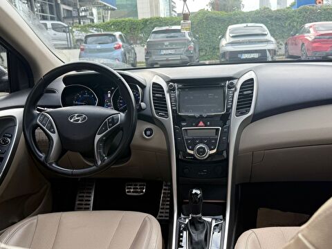2016 Dizel Otomatik Hyundai i30 Gri Yükseliş Nakil Araçları Turizm Ticaret ve Sanayi Anonim Şirketi
