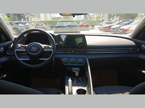 2021 Benzin Otomatik Hyundai Elantra Füme Yükseliş Nakil Araçları Turizm Ticaret ve Sanayi Anonim Şirketi