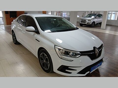 2022 Benzin Otomatik Renault Megane Beyaz Yükseliş Nakil Araçları Turizm Ticaret ve Sanayi Anonim Şirketi