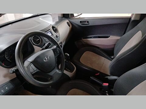 2015 Benzin Otomatik Hyundai i10 Kırmızı Yükseliş Nakil Araçları Turizm Ticaret ve Sanayi Anonim Şirketi