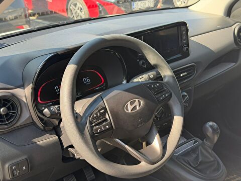 2.El Hyundai i10 Hatchback 1.0 MPI Jump | Manuel & Benzin | Beyaz | İzmir.2el 2024 Benzin Manuel Hyundai i10 Beyaz Yükseliş Nakil Araçları Turizm Ticaret ve Sanayi Anonim Şirketi
