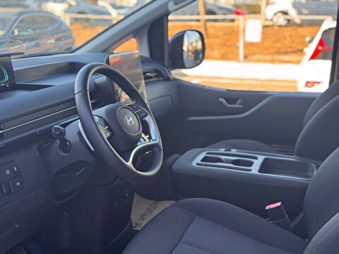 2.El Hyundai Staria Minibüs 1.6 T-GDI HEV Elite Otomatik | Otomatik & Hybrid | Siyah | İzmir.2el 2024 Hybrid Otomatik Hyundai Staria Siyah Yükseliş Nakil Araçları Turizm Ticaret ve Sanayi Anonim Şirketi
