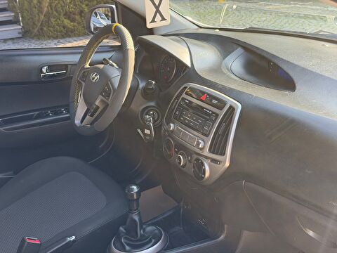 2013 Benzin Manuel Hyundai i20 Beyaz Yükseliş Nakil Araçları Turizm Ticaret ve Sanayi Anonim Şirketi