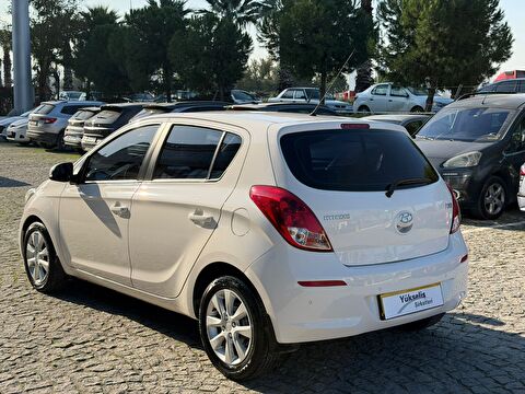 2013 Benzin Manuel Hyundai i20 Beyaz Yükseliş Nakil Araçları Turizm Ticaret ve Sanayi Anonim Şirketi