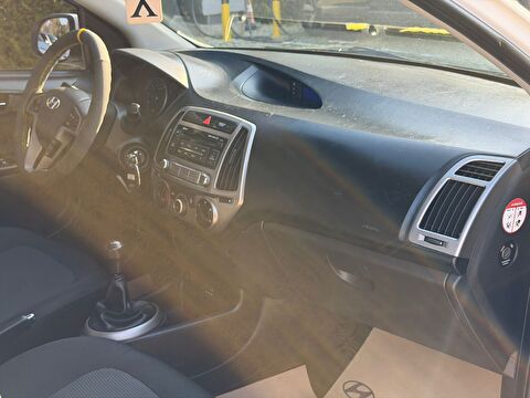 2013 Benzin Manuel Hyundai i20 Beyaz Yükseliş Nakil Araçları Turizm Ticaret ve Sanayi Anonim Şirketi