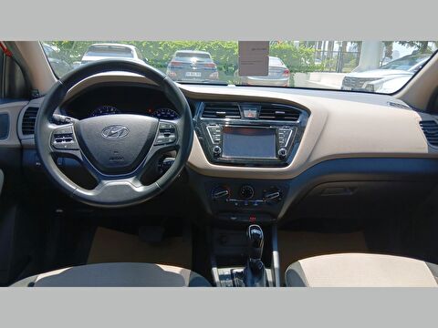 2017 Benzin + LPG Otomatik Hyundai i20 Kırmızı Yükseliş Nakil Araçları Turizm Ticaret ve Sanayi Anonim Şirketi