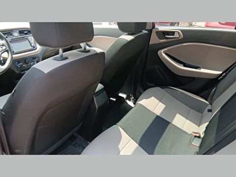 2017 Benzin + LPG Otomatik Hyundai i20 Kırmızı Yükseliş Nakil Araçları Turizm Ticaret ve Sanayi Anonim Şirketi