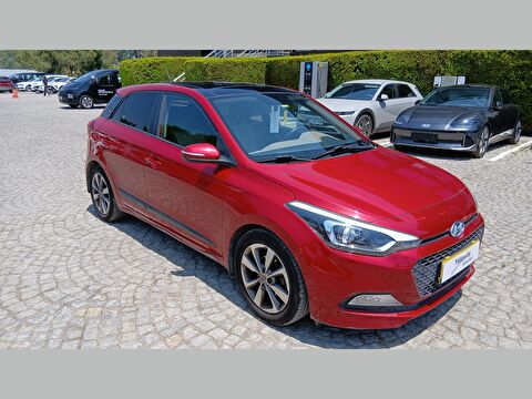 2017 Benzin + LPG Otomatik Hyundai i20 Kırmızı Yükseliş Nakil Araçları Turizm Ticaret ve Sanayi Anonim Şirketi
