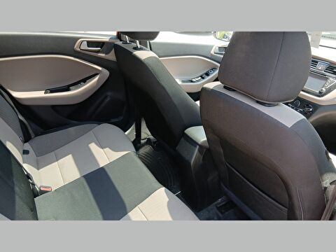 2017 Benzin + LPG Otomatik Hyundai i20 Kırmızı Yükseliş Nakil Araçları Turizm Ticaret ve Sanayi Anonim Şirketi