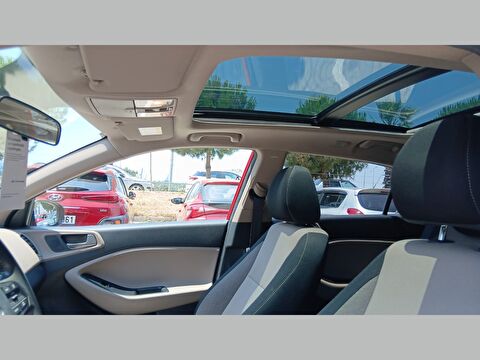 2017 Benzin + LPG Otomatik Hyundai i20 Kırmızı Yükseliş Nakil Araçları Turizm Ticaret ve Sanayi Anonim Şirketi