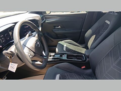 2023 Benzin Otomatik Opel Mokka Yeşil Yükseliş Nakil Araçları Turizm Ticaret ve Sanayi Anonim Şirketi