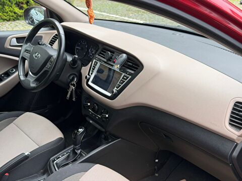 2018 Benzin + LPG Otomatik Hyundai i20 Kırmızı Yükseliş Nakil Araçları Turizm Ticaret ve Sanayi Anonim Şirketi