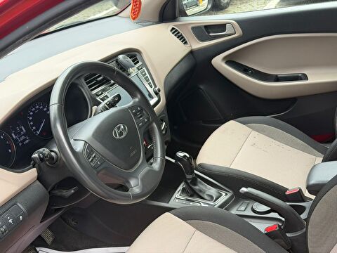 2018 Benzin + LPG Otomatik Hyundai i20 Kırmızı Yükseliş Nakil Araçları Turizm Ticaret ve Sanayi Anonim Şirketi