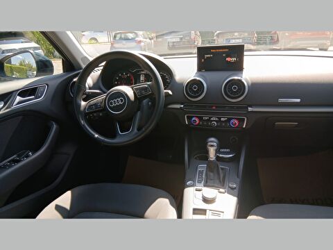 2020 Benzin Otomatik Audi A3 Siyah Yükseliş Nakil Araçları Turizm Ticaret ve Sanayi Anonim Şirketi