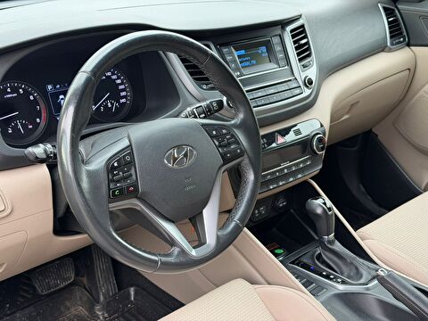 2017 Benzin Otomatik Hyundai Tucson Beyaz Yükseliş Nakil Araçları Turizm Ticaret ve Sanayi Anonim Şirketi