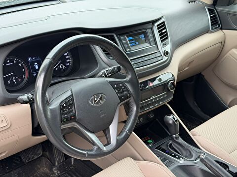 2017 Benzin Otomatik Hyundai Tucson Beyaz Yükseliş Nakil Araçları Turizm Ticaret ve Sanayi Anonim Şirketi