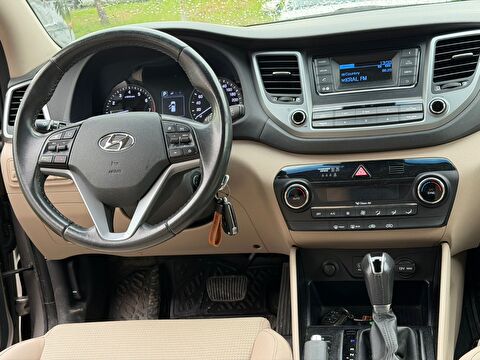 2017 Benzin Otomatik Hyundai Tucson Beyaz Yükseliş Nakil Araçları Turizm Ticaret ve Sanayi Anonim Şirketi