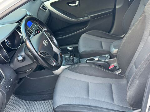 2013 Benzin Manuel Hyundai i30 Beyaz Yükseliş Nakil Araçları Turizm Ticaret ve Sanayi Anonim Şirketi