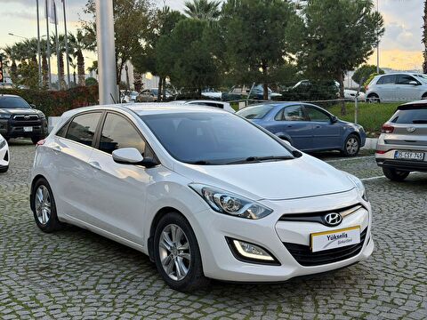 2013 Benzin Manuel Hyundai i30 Beyaz Yükseliş Nakil Araçları Turizm Ticaret ve Sanayi Anonim Şirketi