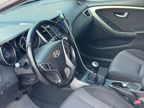 2013 Benzin Manuel Hyundai i30 Beyaz Yükseliş Nakil Araçları Turizm Ticaret ve Sanayi Anonim Şirketi