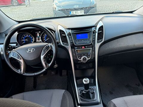 2013 Benzin Manuel Hyundai i30 Beyaz Yükseliş Nakil Araçları Turizm Ticaret ve Sanayi Anonim Şirketi