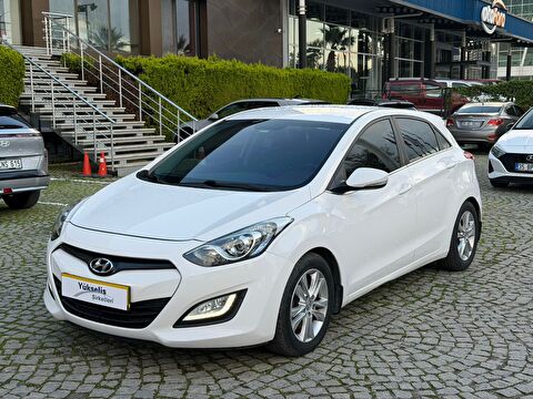 2013 Benzin Manuel Hyundai i30 Beyaz Yükseliş Nakil Araçları Turizm Ticaret ve Sanayi Anonim Şirketi