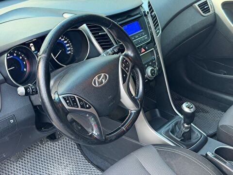 2013 Benzin Manuel Hyundai i30 Beyaz Yükseliş Nakil Araçları Turizm Ticaret ve Sanayi Anonim Şirketi