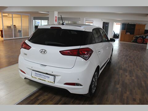 2016 Benzin Otomatik Hyundai i20 Beyaz Yükseliş Nakil Araçları Turizm Ticaret ve Sanayi Anonim Şirketi