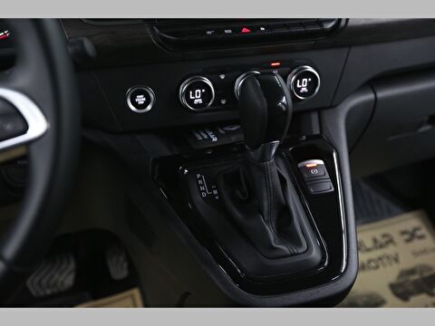 renault, kangoo multix, combi 1.3 tce ıconic edc, otomatik, benzin 2.el otomobil | renew 10