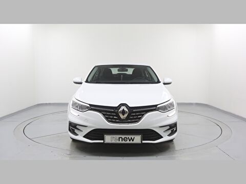 Sedan 1.3 TCe Joy, 2. el otomobil | renew