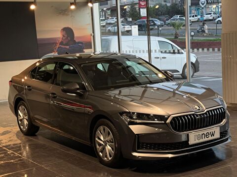 Sedan 1.5 TSI MHEV Premium DSG, 2. el otomobil | renew